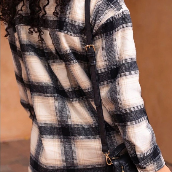 Plaid jacket (Shacket) black and white plaid size XL ( 10/12 ) - Picture 3 of 4